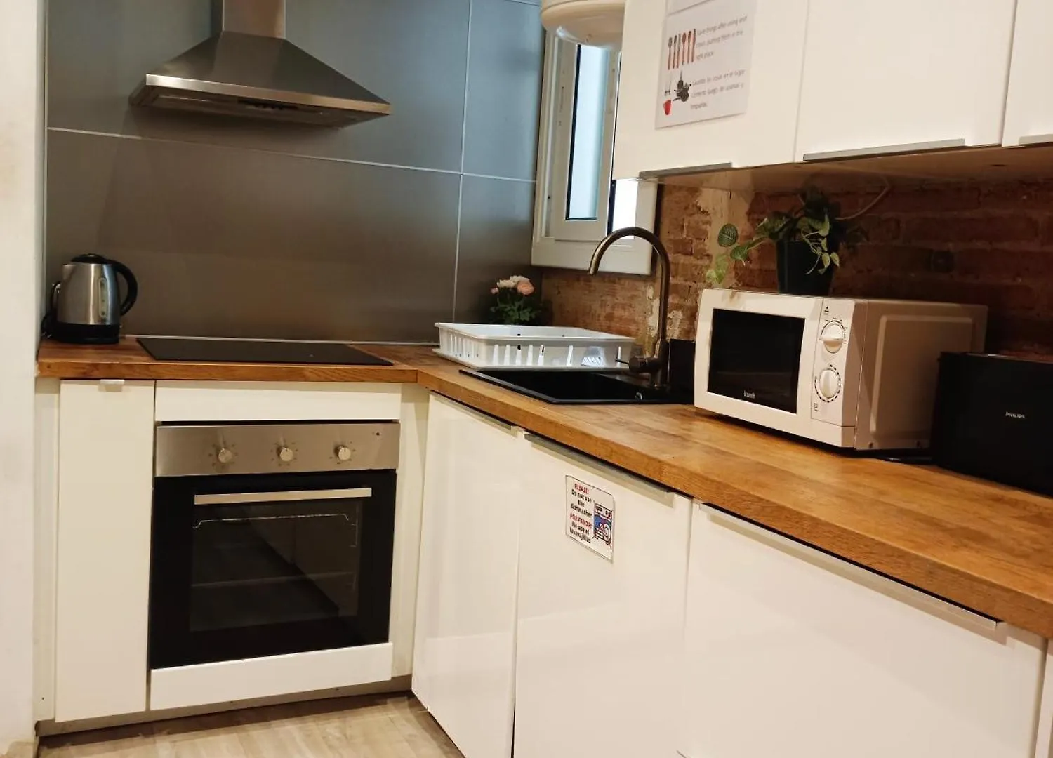 Hostel Centric Rooms In Barcelona