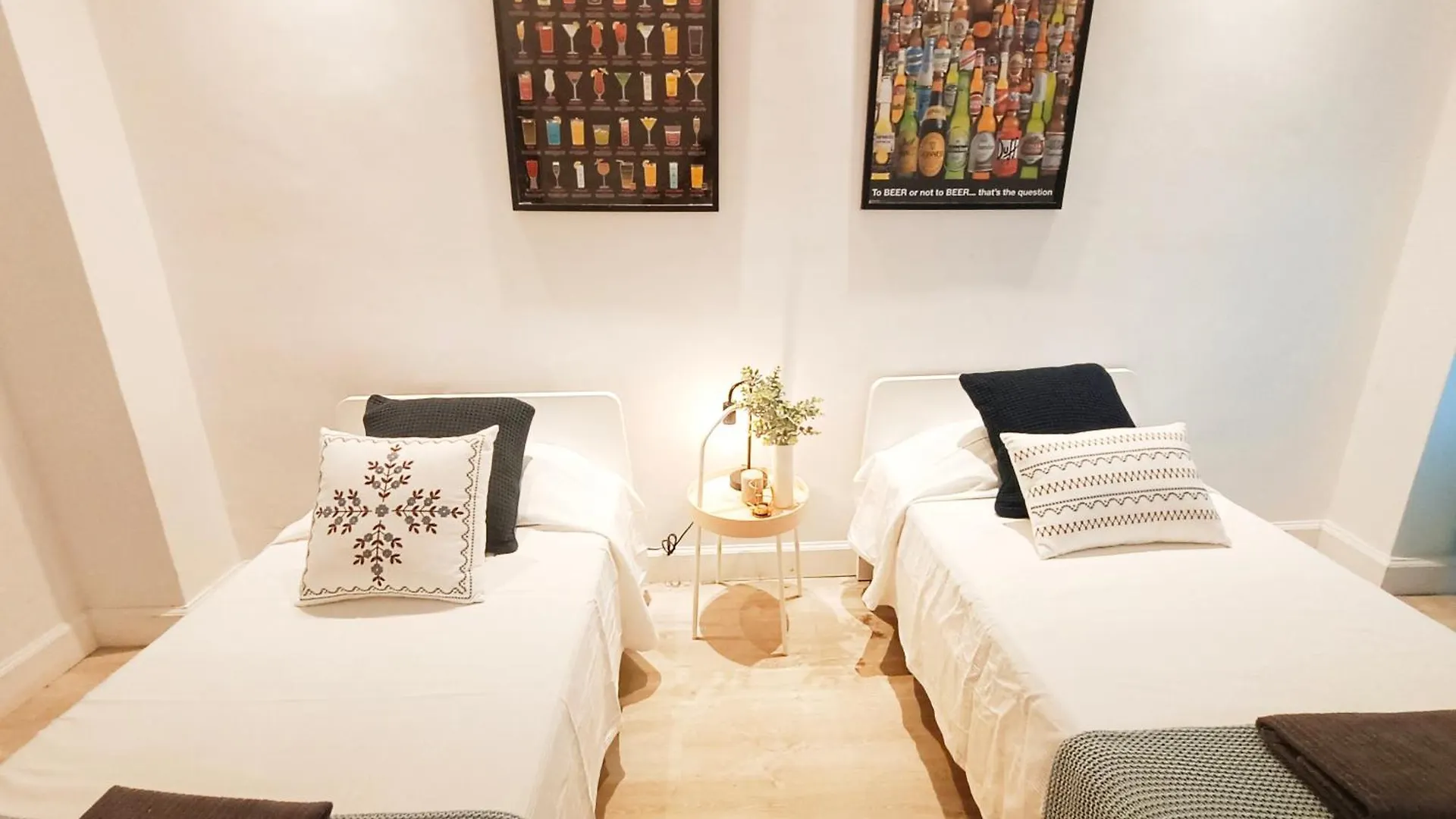 Centric Rooms In Barcelona 0*,  Spain