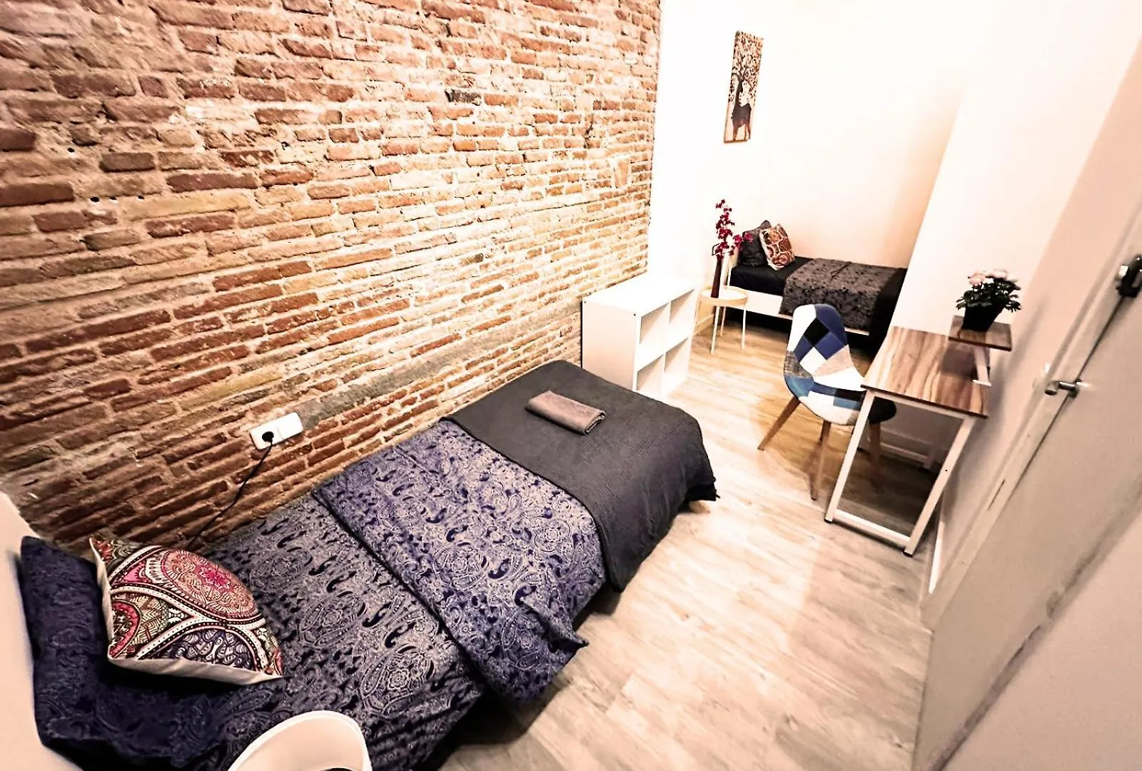 Centric Rooms In Barcelona Spain